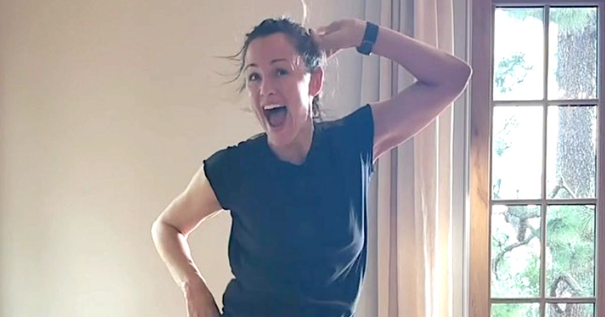 Jennifer Garner sorprende a sus amigos famosos con el clip de entrenamiento 'Hardcore' y 'Badass'.